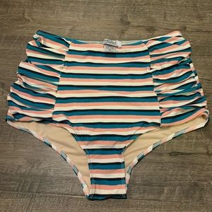 Side rouched bottoms